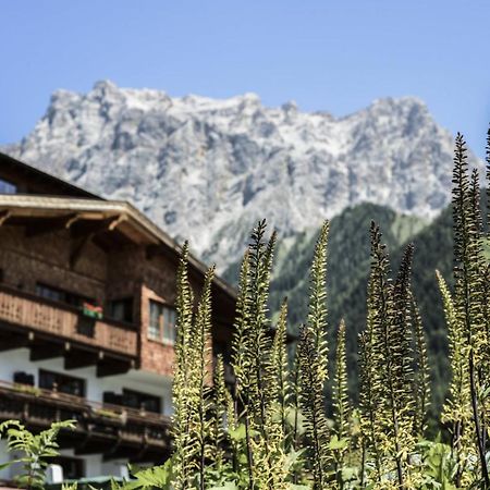Hotel Tirolerhof - Familotel Zugspitze Ehrwald Ngoại thất bức ảnh