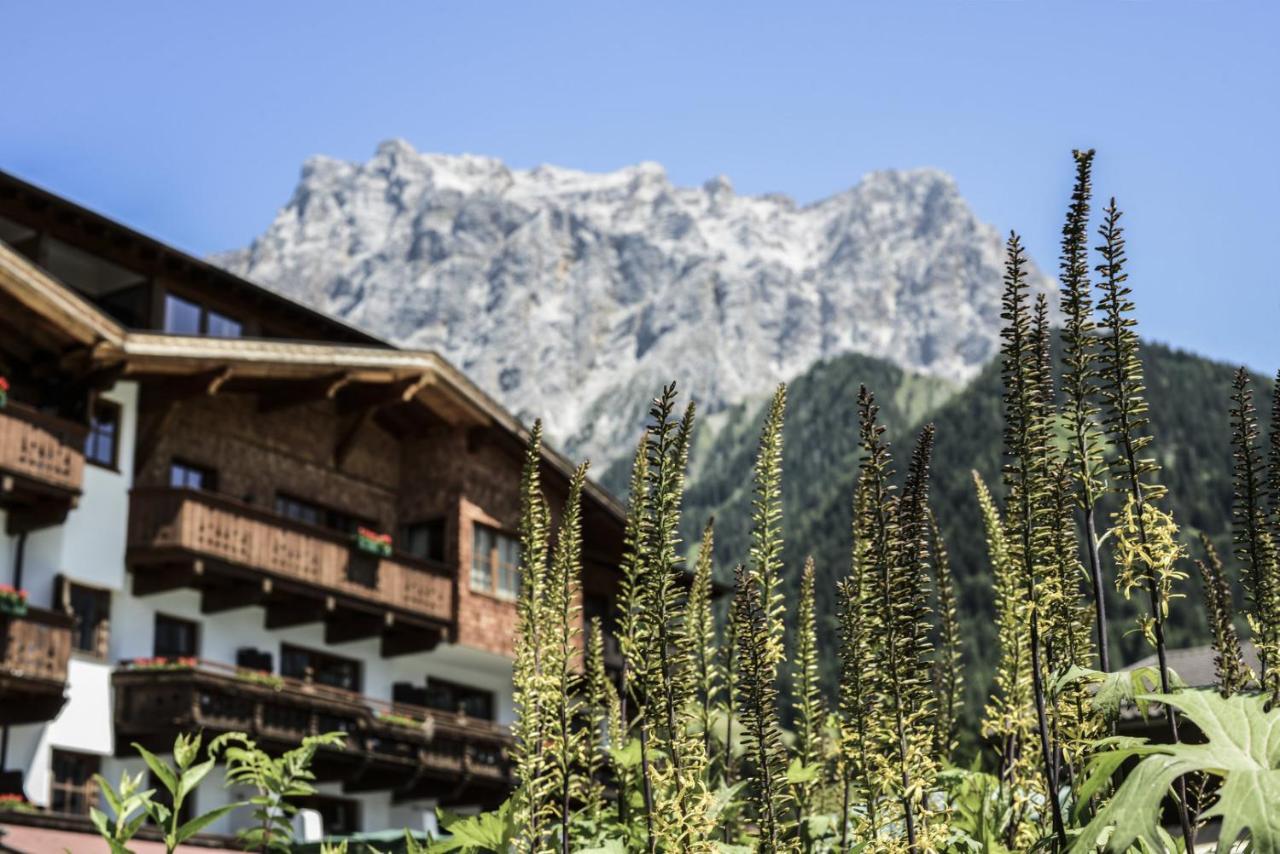Hotel Tirolerhof - Familotel Zugspitze Ehrwald Ngoại thất bức ảnh