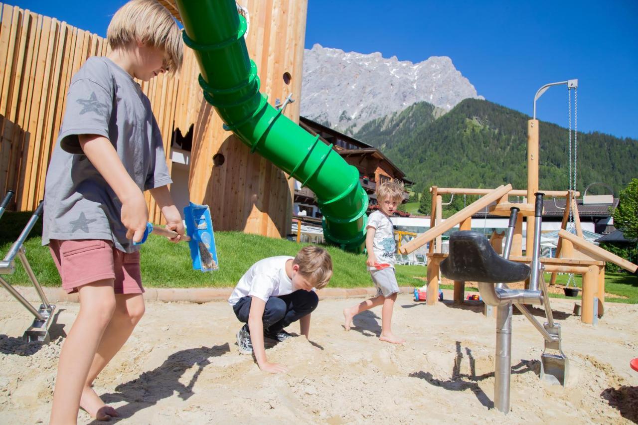 Hotel Tirolerhof - Familotel Zugspitze Ehrwald Ngoại thất bức ảnh